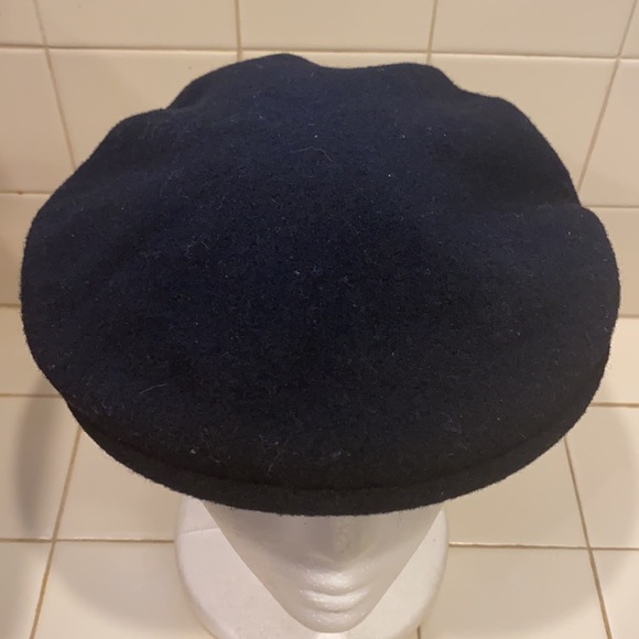 Kangol cap style hat in good condition black - Picture 2 of 11